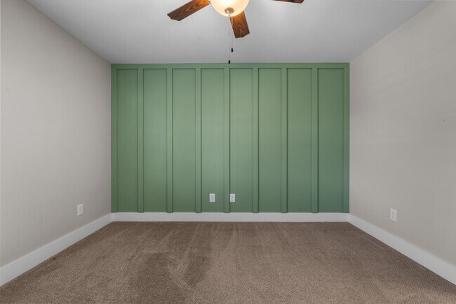 Building Photo - 2 Bedroom 2 Bathroom Town Home Close Proximity To Campbell