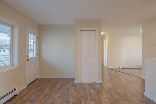 Building Photo - 2126 Rickert St