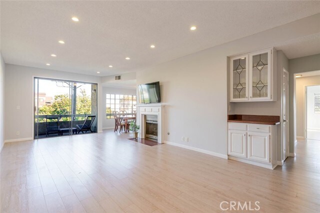 Building Photo - 4430 Noble Ave