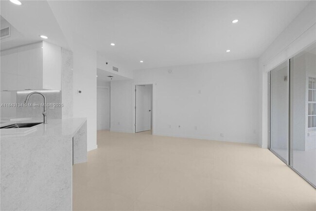 Building Photo - 3215 NE 184th St
