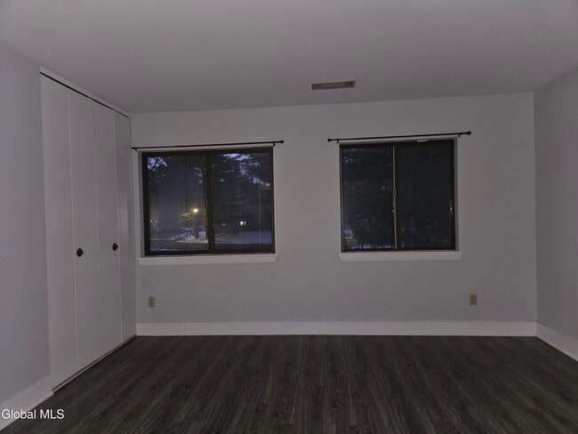 Building Photo - 93 Ridgewood Terrace