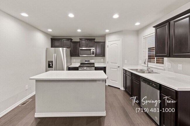Building Photo - 10957 Matta Dr