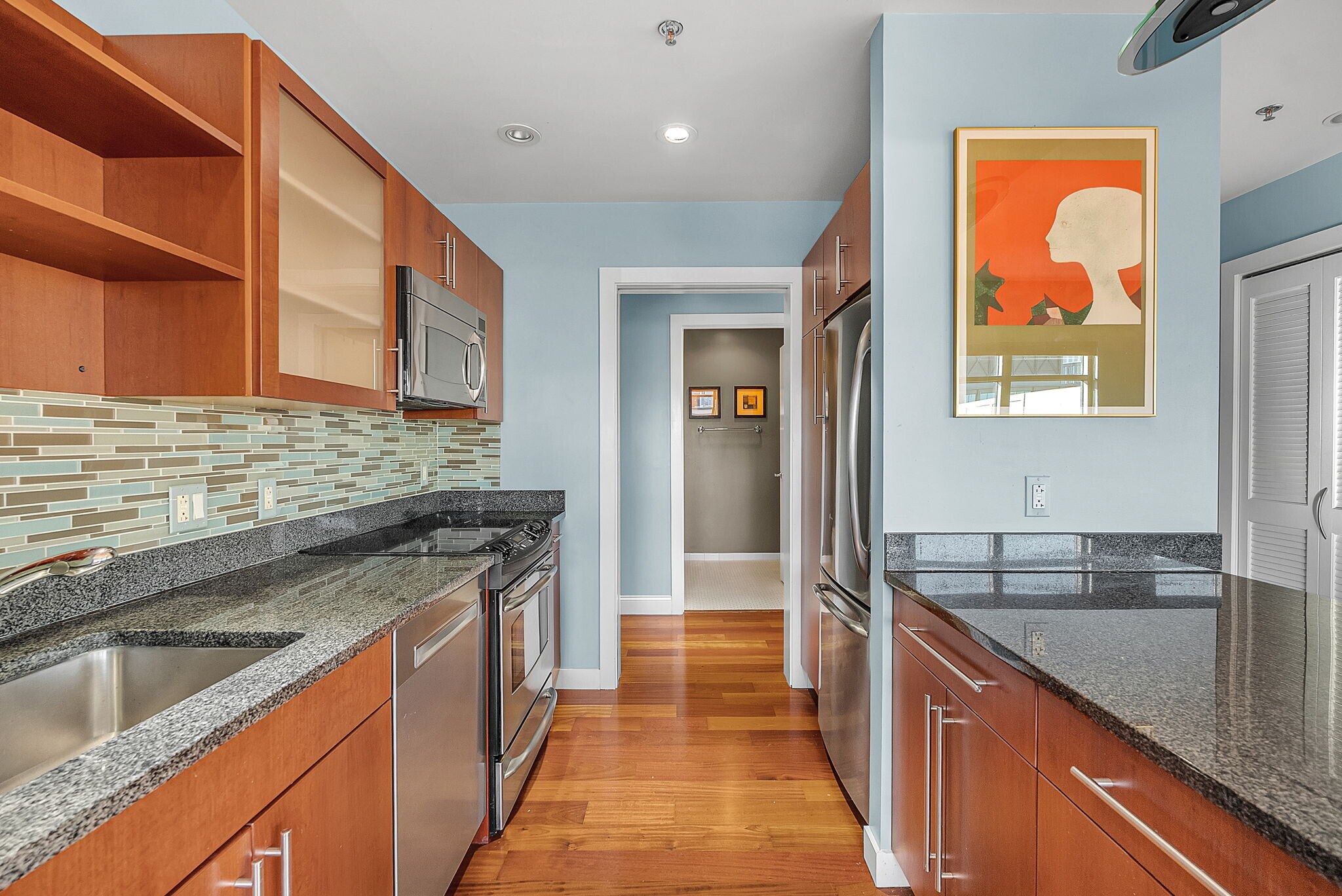 Building Photo - 17 Otis St