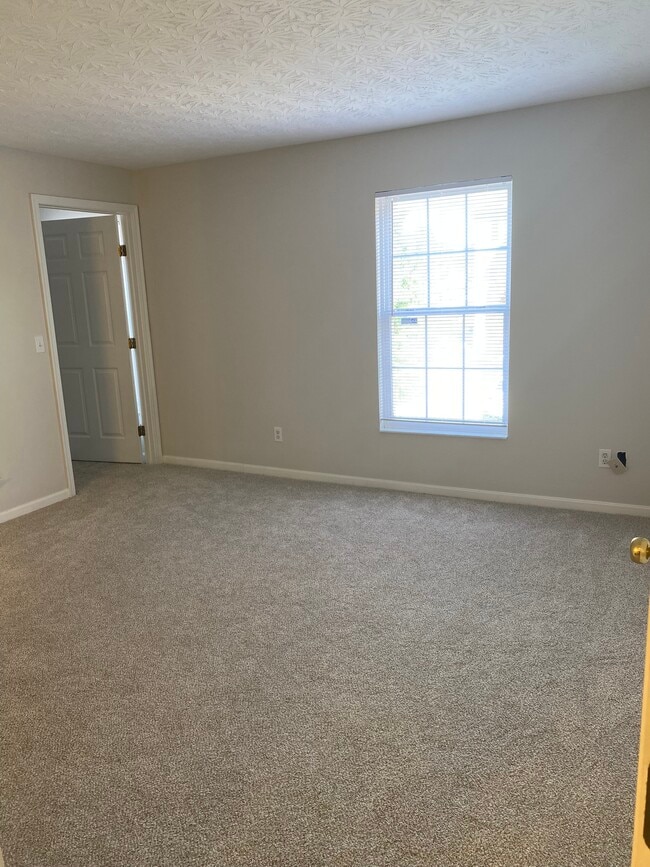 Building Photo - 251 Doublegate Dr