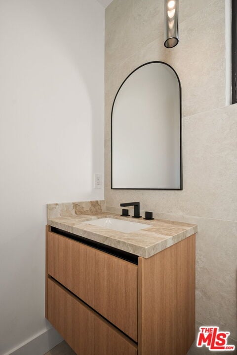 Building Photo - 3517 Redwood Ave