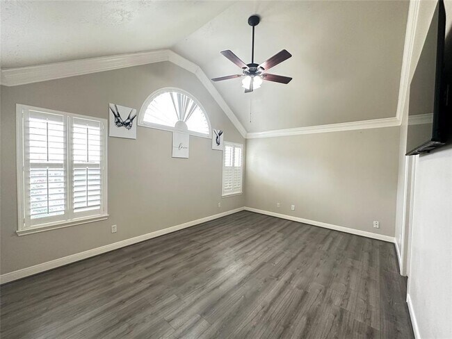 Building Photo - 1526 Waterside Village Drive