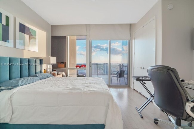 Building Photo - 851 NE 1st Ave