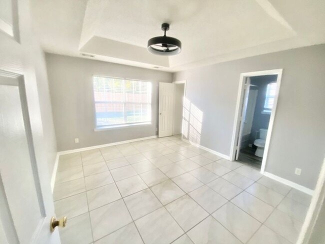 Building Photo - Brick Ranch styled home, located in the vibrant community of Pooler, GA