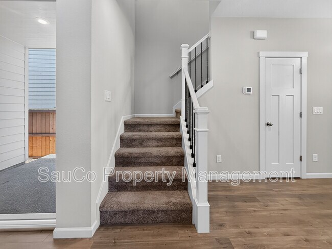 Building Photo - 3909 SE Zircon Ln