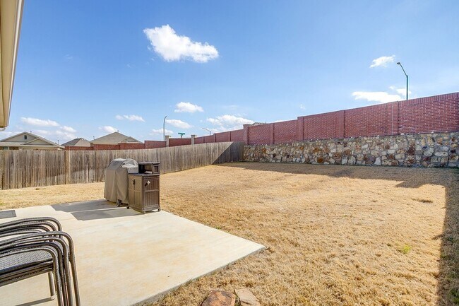 Building Photo - 6329 Becker Ave