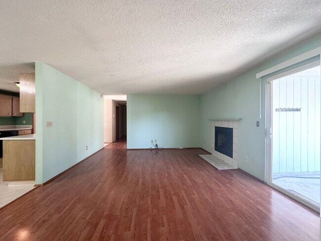 Building Photo - Wonderful centrally located Powell Butte 3...