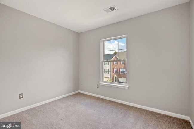 Building Photo - 20413 Elm Grove Terrace