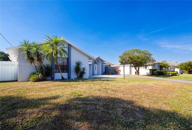 Building Photo - 5402 NW Emblem St