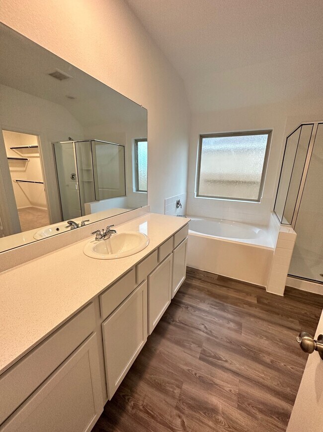 Building Photo - 5804 Knox Lndg Dr