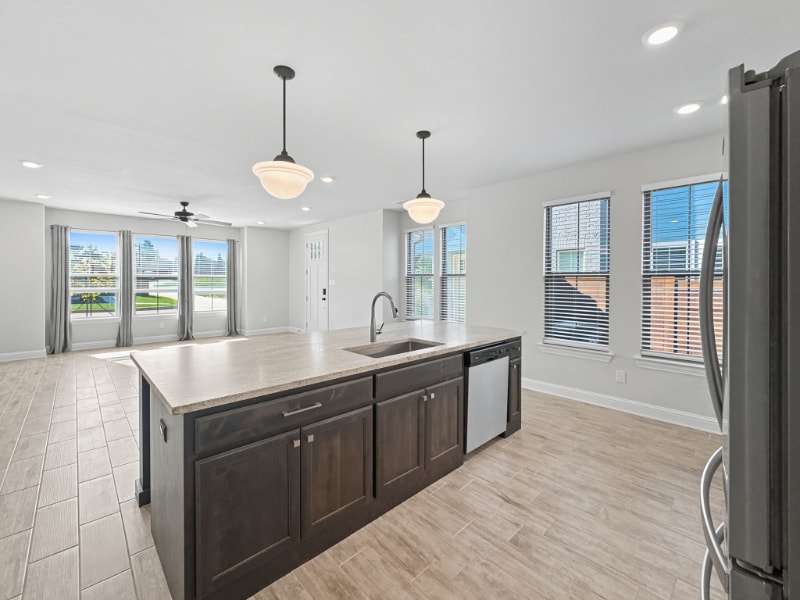 Building Photo - 9525 Thorncrown Ln