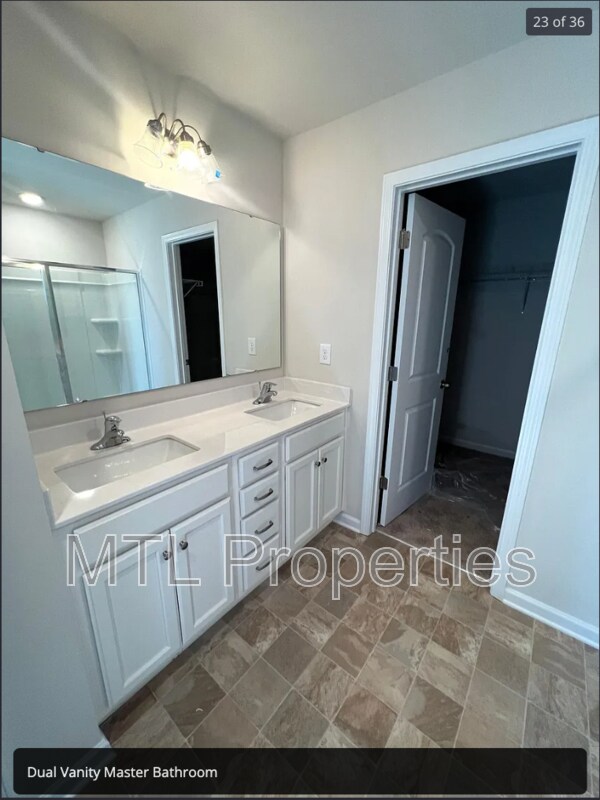 Building Photo - 2011 Weddington Pointe Dr