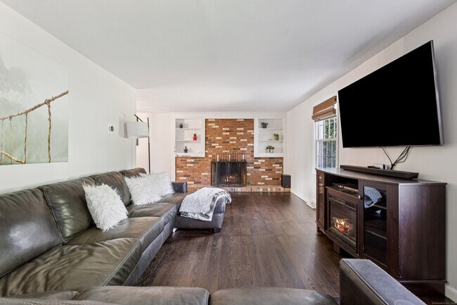 Building Photo - 111 Mill Hill Rd