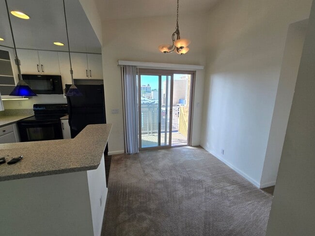 Building Photo - MOVE-IN SPECIAL: 1/2 off 1st month's rent! 2bd 2 ba Condo w/Garage
