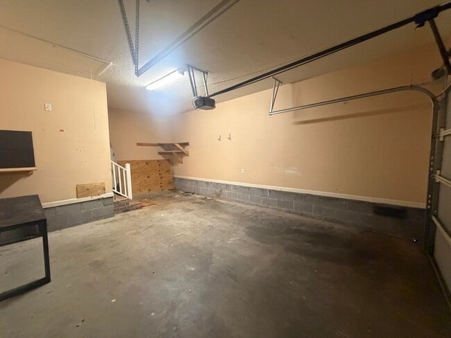 Building Photo - 30 Spanish Moss Cir