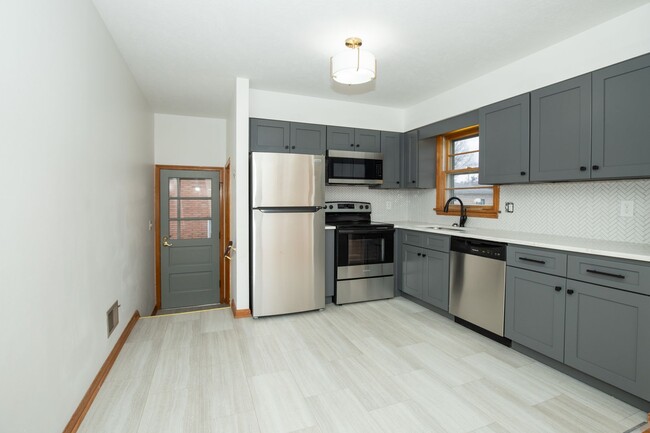 Building Photo - ? Remodeled Shivley 3 Bedroom, 1.5 Bathroom Home! ?