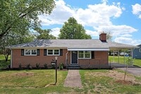 Building Photo - Recently Updated Home Near Downtown Crozet