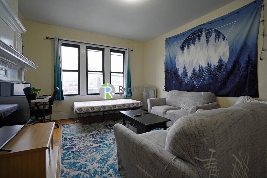 Building Photo - 1212 Commonwealth Ave