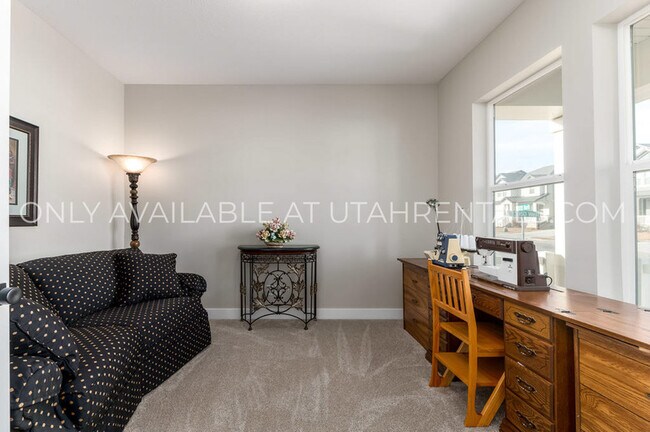 Building Photo - 3935 W 1700 N