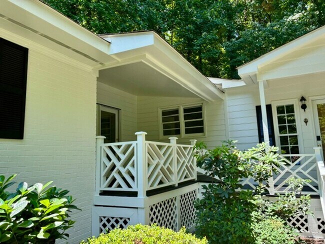 Building Photo - 1209 Roosevelt Dr