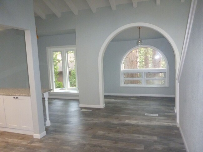 Building Photo - 1047 War Bonnet Way