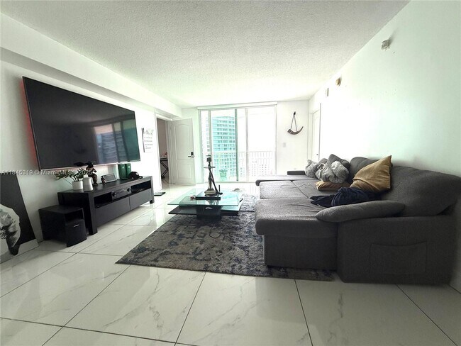 Building Photo - 1200 Brickell Bay Dr