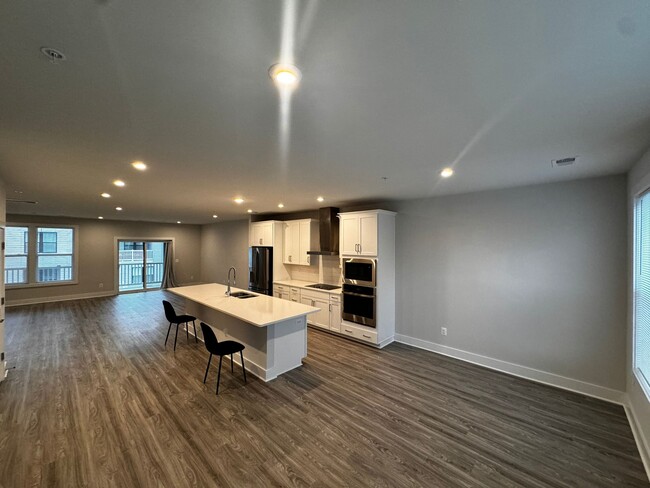 Building Photo - 654 Noush Ct