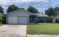 Building Photo - 2408 Carnation Dr