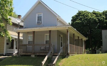 Building Photo - Small single family with 1st floor laundry