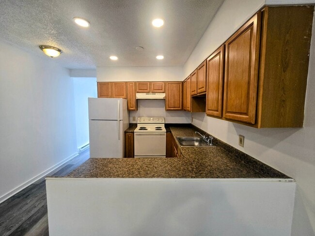 Building Photo - 416 W Whitehall St