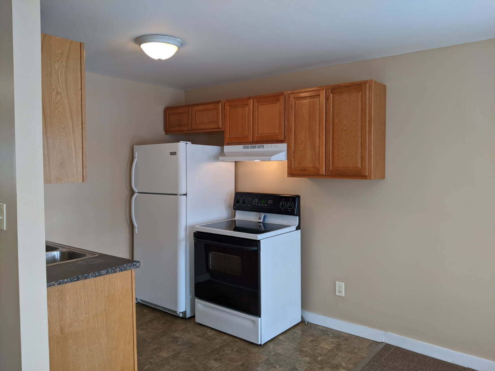 Building Photo - 42 McCrea St