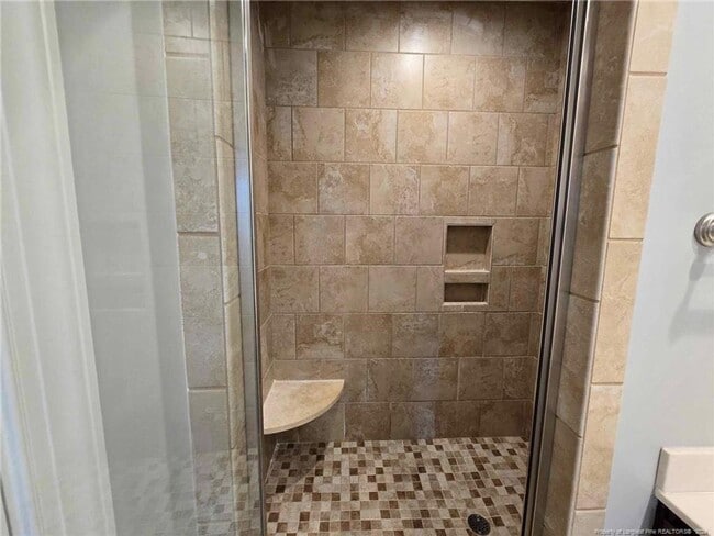 Building Photo - Rental in gated Gates Four!