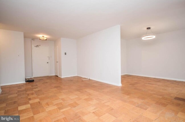 Building Photo - 3001 Veazey Terrace NW