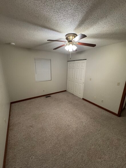 Building Photo - 19 Running Fox Dr