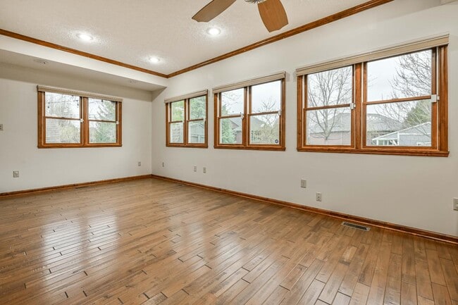 Building Photo - 1108 Redwood Dr