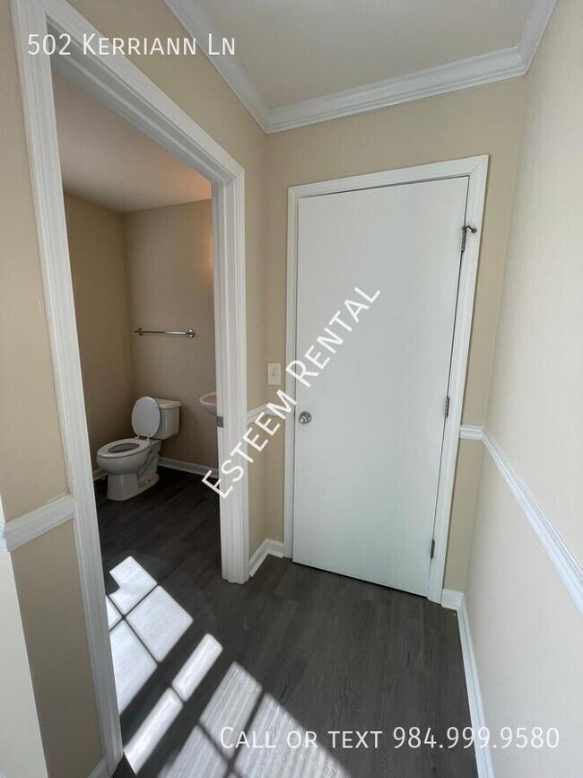 Building Photo - 502 Kerriann Ln