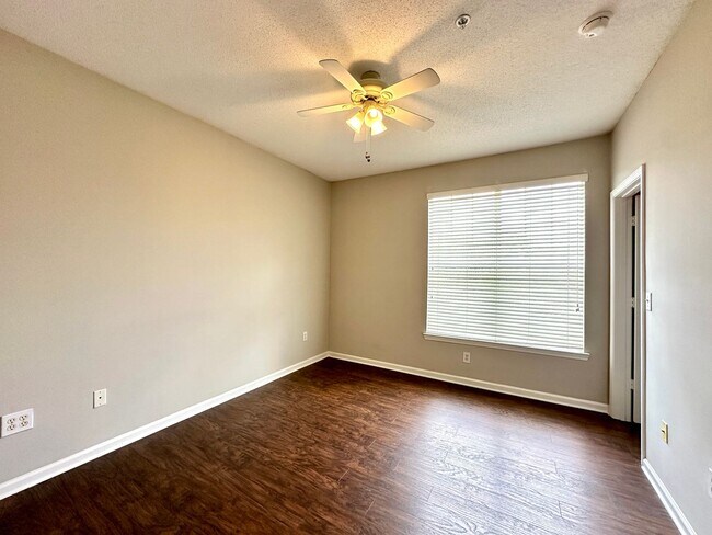 Building Photo - 2 Bedroom, 2 Bath Condo in The Concord West of The Ashley!