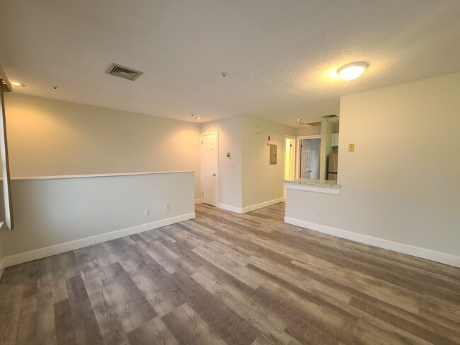 Building Photo - Hill Side Park Condominium