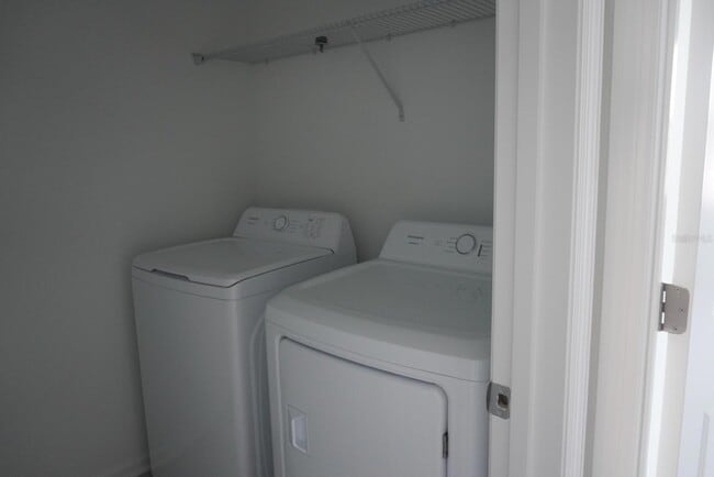 Building Photo - 7352 Summer Ivy Aly