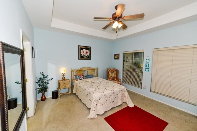 Building Photo - 10 Golf House Rd