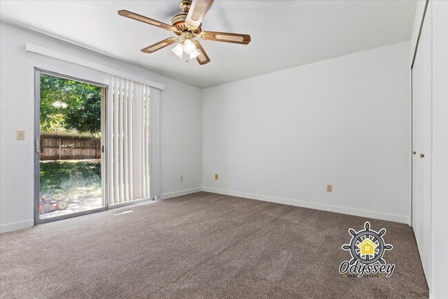 Building Photo - 2066 E 10095 S