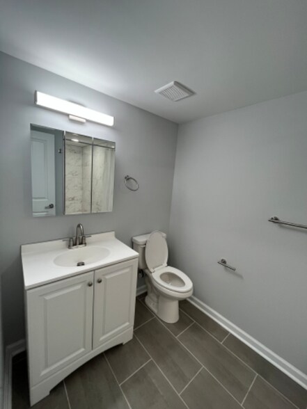 Building Photo - 4107 W Girard Ave