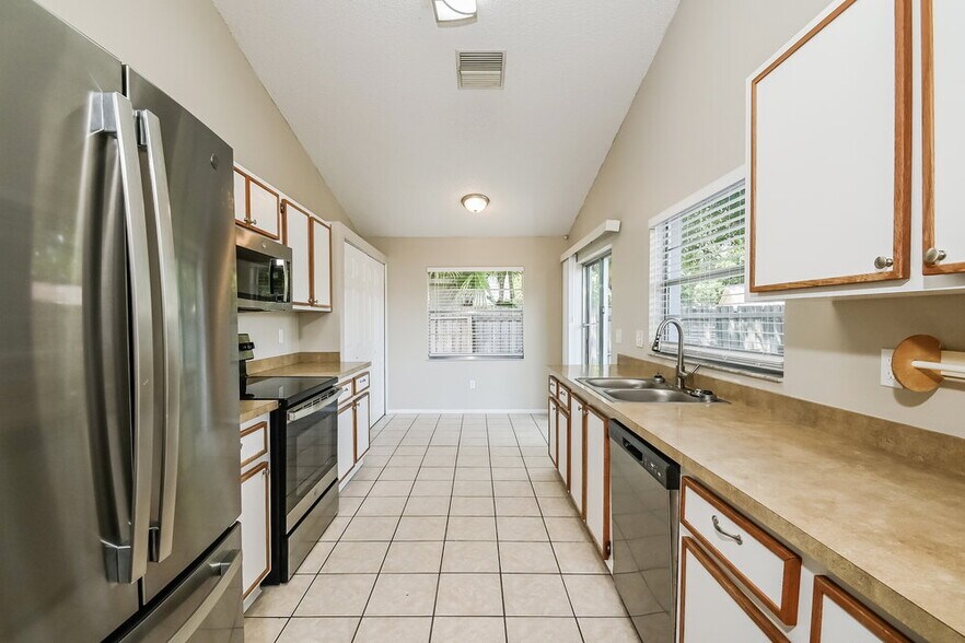 Building Photo - 1336 Mohrlake Dr
