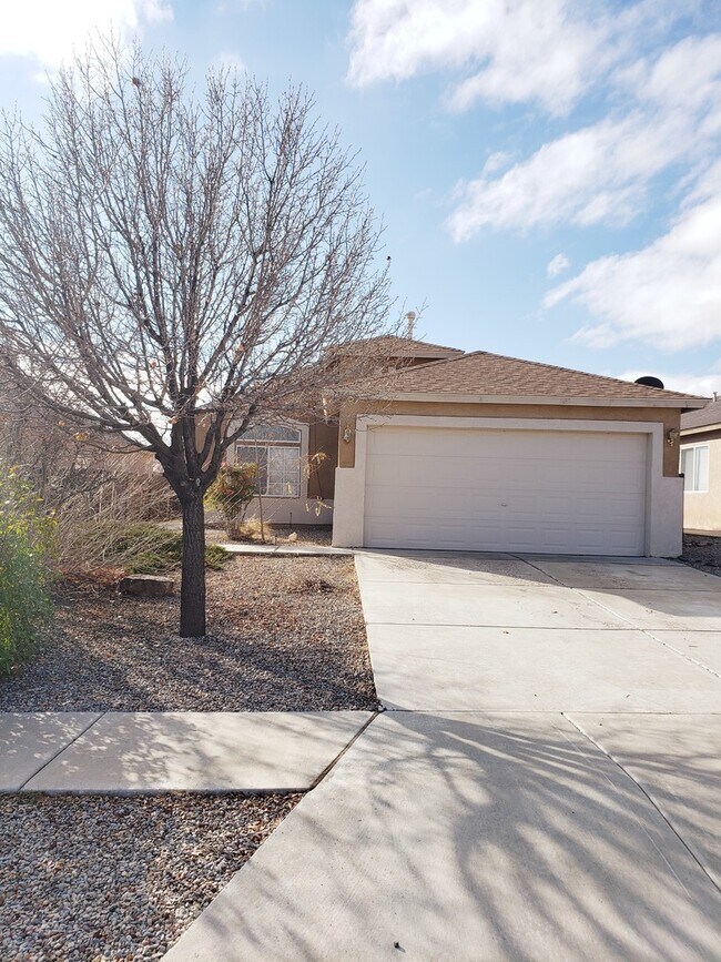 Building Photo - Great home in Enchanted Hills - 3 bed, 2 b...