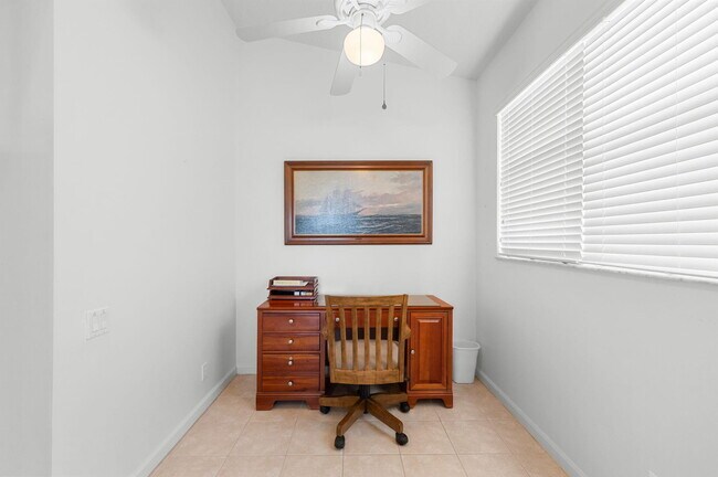 Building Photo - 364 Sunview Way