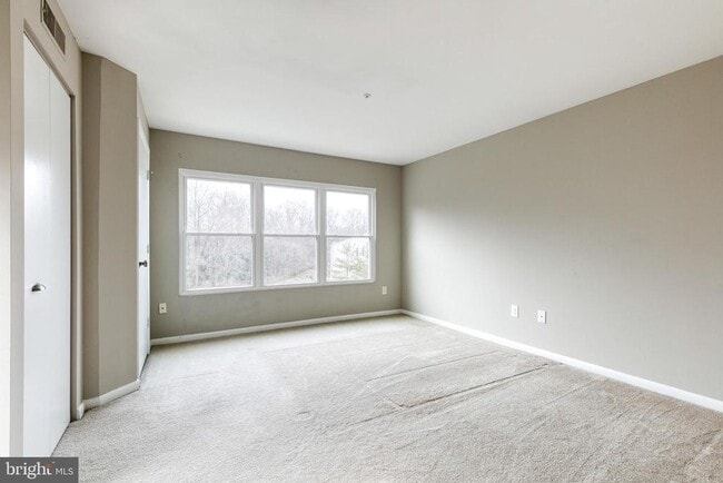 Building Photo - 20 Sandstone Ct